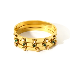 Polished 18K gold stainless steel bracelets with colorful floral daisy ornaments