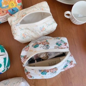 Quilted cotton cosmetic bags with floral and bear patterns for makeup storage organizer