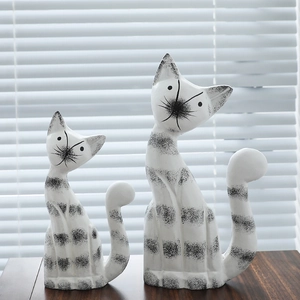 European style creative wooden cat figurines set for home decor and wedding gifts