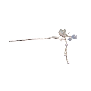Épingle à cheveux papillon argentée avec fleurs bleues et long pompon en perles