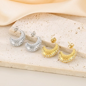 Boucles d'oreilles C en métal martelé or 18K et argent avec strass blancs brillants