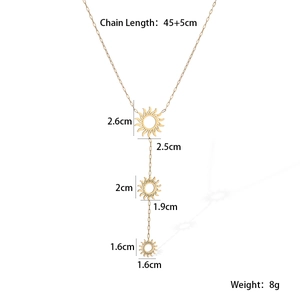 Detailed view of 18K gold plated Y-necklace with three size-graduated sunburst charms