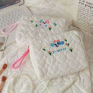 Cute puppy embroidery quilted makeup bag set with heart stitching and pink handle