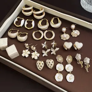 French Retro Stud Earrings Alloy Enamel Faux Artificial Pearl Flower Heart Butterfly Geometric Women Jewelry Silver Earring Post