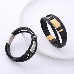 Bracciali multistrato in pelle da uomo con chiusura in acciaio inossidabile oro e argento