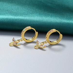 Boucles d'oreilles créoles infini plaqué or 18 carats avec diamants colorés sur soie verte