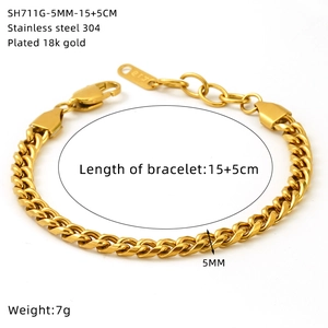 Detail of 18K gold plated stainless steel curb chain with 15+5cm length measurements