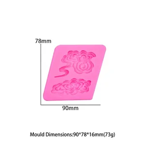 Detaillierte Größenangaben für die rosa Silikonform mit Wolkenmuster für Fondant