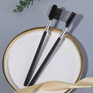 Kit peigne à cils pliable en acier et brosse à sourcils double embout en noir élégant