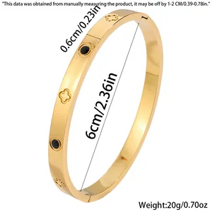 Detailed size chart showing 6cm inner diameter and 0.6cm width of this gold clover bangle