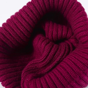 Bonnet en maille côtelée bordeaux de qualité pour la chaleur hivernale et le style