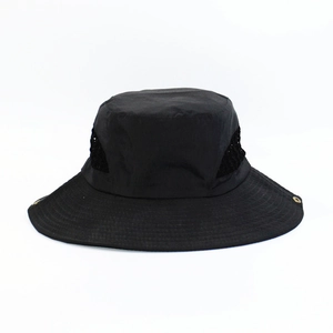 Chapeau de soleil noir à séchage rapide avec maille respirante et larges bords