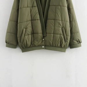 Übergroße Armee-Grüne Steppjacke mit Rippbündchen und quadratischer Steppung für Damen