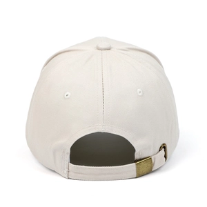 Casquette de baseball en coton beige classique avec boucle réglable et design à six panneaux