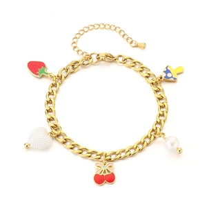 Bracelet à breloques doré avec fraise, champignon, cerise, perle et cœur pour femmes