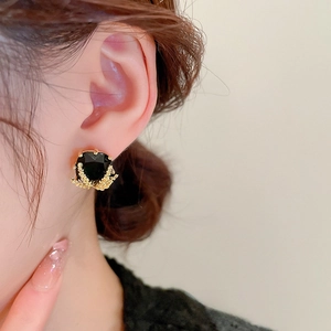 Gothic square black gemstone earrings with golden wheat leaf pattern for women