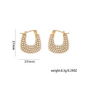 Elegante goldene U-förmige Creolen mit weißen Perlen, Größe 21 mm mal 20 mm für Damen