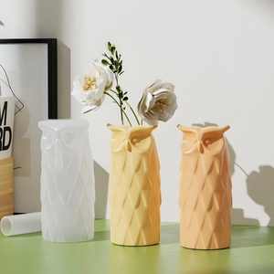 Creative owl shaped vases set with geometric relief texture for modern home decor