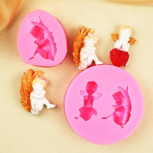 Moule en silicone ange rose avec figurines d'anges blanc et doré et détails de cœur
