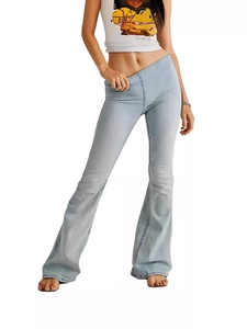 Jean évasé bleu clair pour femme avec taille mi-haute et style denim délavé rétro