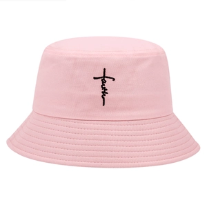Rosa Fischerhut mit schwarzer Faith-Kreuzbestickung und gesteppter Krempe für Damen