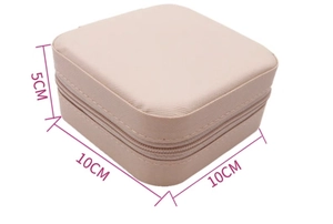 Detail view of pink marble jewelry box with 10x10x5cm dimensions and zipper closure