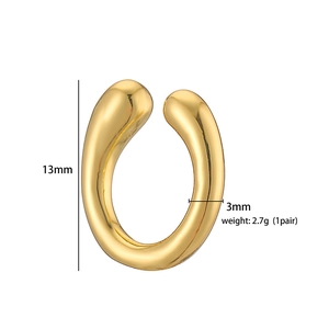 Detailed dimensions of 18K gold plated C-shaped ear cuff with height and weight info