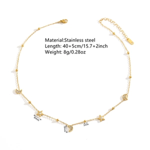 Collier luxueux en acier inoxydable doré avec croissant de lune et étoile sertis de diamants