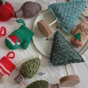 Mini Knitted Christmas Tree Ornaments Mitten Gloves Plush Apple Pendant Desktop Festive Party Home Decor DIY