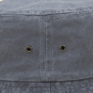 Bob en coton gris délavé rétro avec œillets métalliques et détails de couture de qualité
