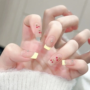 Handgefertigte Aufklebbare Nägel French Tip Kirsche Strass Transluzentes Rosa Süß Niedlich Ballerina Stil Künstliche Nägel