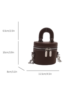 Tableau des dimensions détaillé pour sac baril en cuir PU marron avec finitions argent