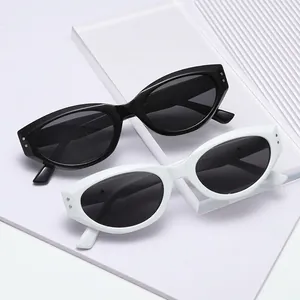 Vintage Cat Eye Sunglasses Retro PC Frame UV400 Protection Fashion Trendy Women Sunglasses With Metal Hardware Decor