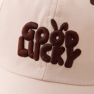 Casquette enfant avec broderie 3D marron Good Lucky et oreilles de lapin mignonnes
