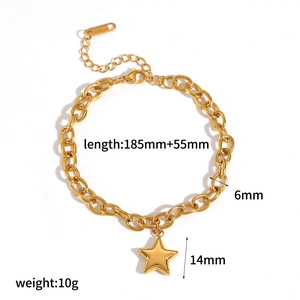 Dettaglio del bracciale con ciondolo a stella dorata, lunghezza 185mm e catena da 6mm