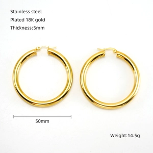 Créoles en acier inoxydable plaqué or 18K de 5mm d'épaisseur et 50mm de diamètre