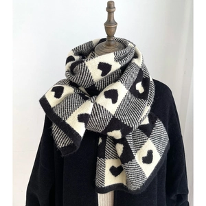 Heart Checkerboard Pattern Knitted Winter Scarf Warm Thick Soft Fashion Neck Warmer For Women Students