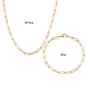 Detail view of 18K gold-plated paperclip necklace (40+5cm) and bracelet (18cm) set