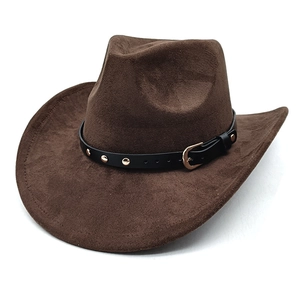 Chapeau de cowboy western classique en daim marron foncé avec bande cloutée et boucle