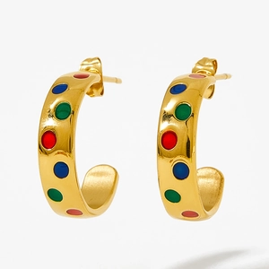 Boucles d'oreilles créoles en C dorées vintage avec points en émail colorés