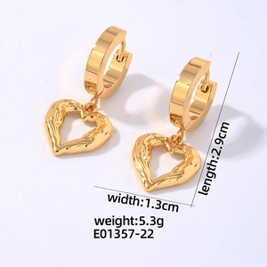 Detailed dimensions of gold heart earrings showing 2.9cm length and 1.3cm width