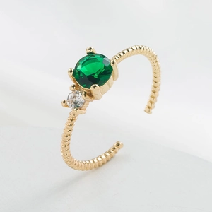 Adjustable 18K gold plated ring with emerald green gemstone and twisted rope band