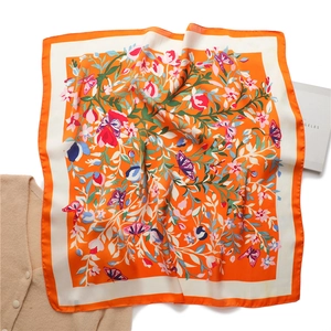 Zijden sjaal met bloemen en vlinders voor dames, elegante 70cm vierkante zonwerende sjaal