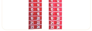 Nahaufnahme der nummerierten Taschen 11 bis 24 auf dem roten Filz-Adventskalender