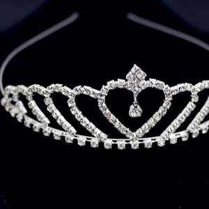 Exquisite silver rhinestone crown headband with heart frame and teardrop pendant