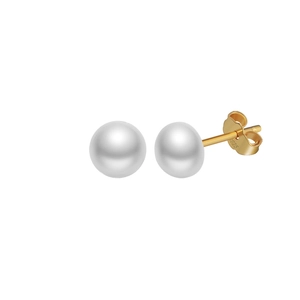 Detail of S925 silver freshwater pearl earrings with gold-plated butterfly backings