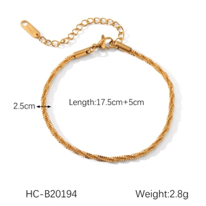 Detailed view of 18K gold plated stainless steel twisted rope chain with size measurements