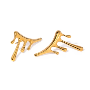 Pendientes modernos de acero inoxidable chapados en oro 18k con diseño de gota líquida