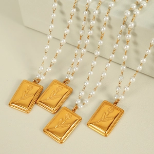Collana Con Pendente A Targa Rettangolare In Rilievo Con Tulipano Vintage Francese Acciaio Inossidabile Placcato Oro 18K