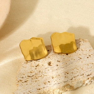 Orecchini quadrati martellati in acciaio inossidabile 316L placcati oro 16K